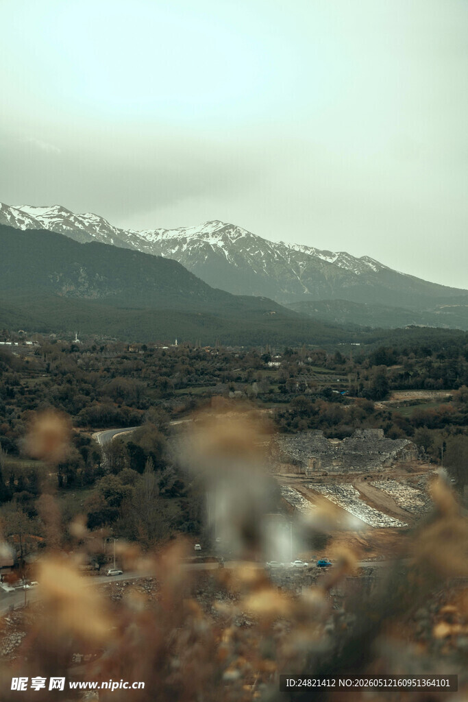 山间秋景