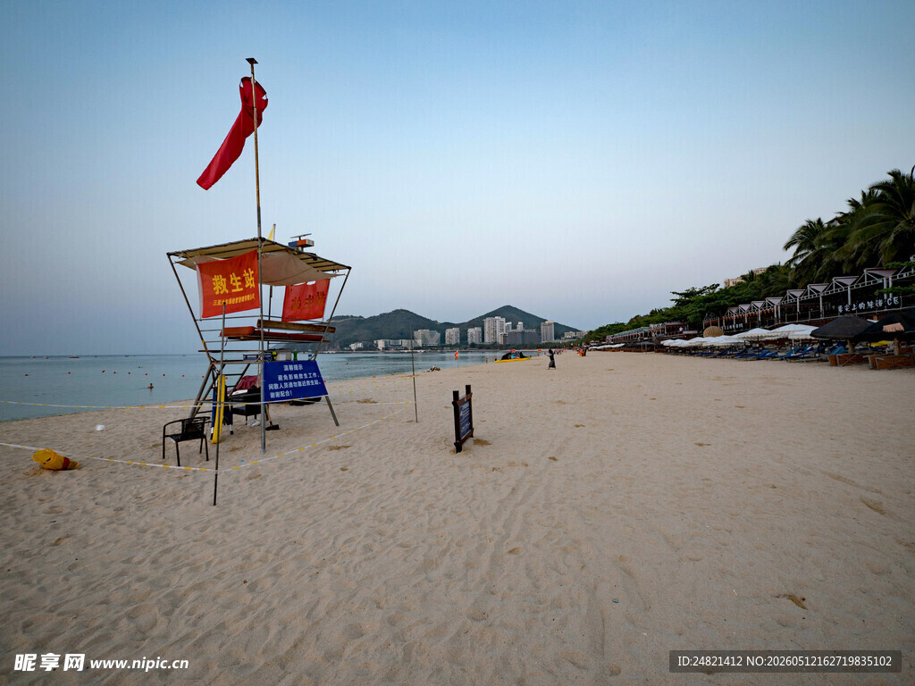 海滩救生瞭望塔场景