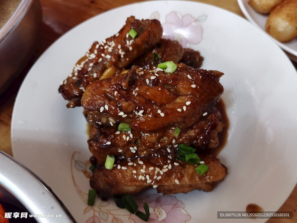 美味酱汁鸡翅