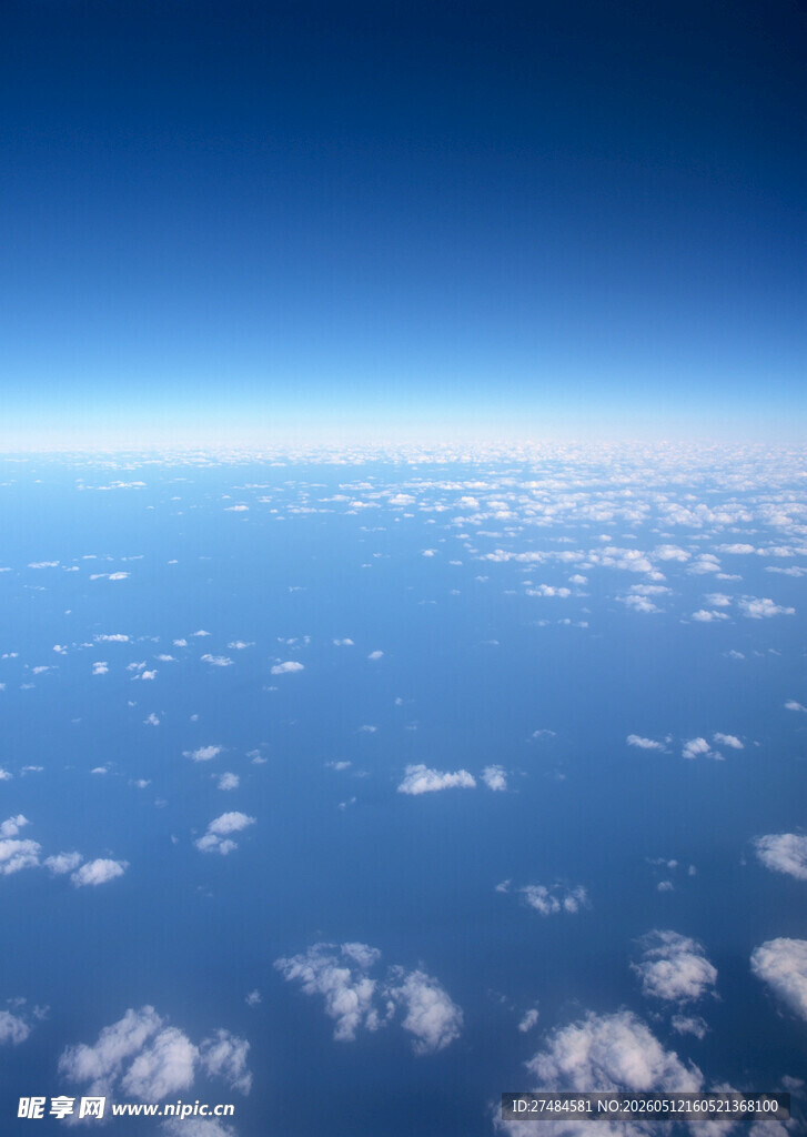 高空俯瞰云海蓝天美景