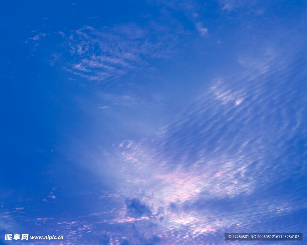 梦幻蓝色天空美景