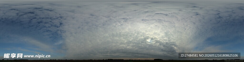 海面波光粼粼的自然景象