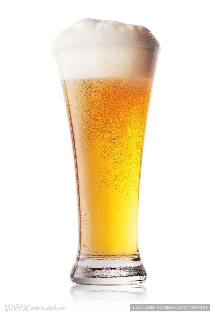 满溢泡沫的金黄啤酒杯