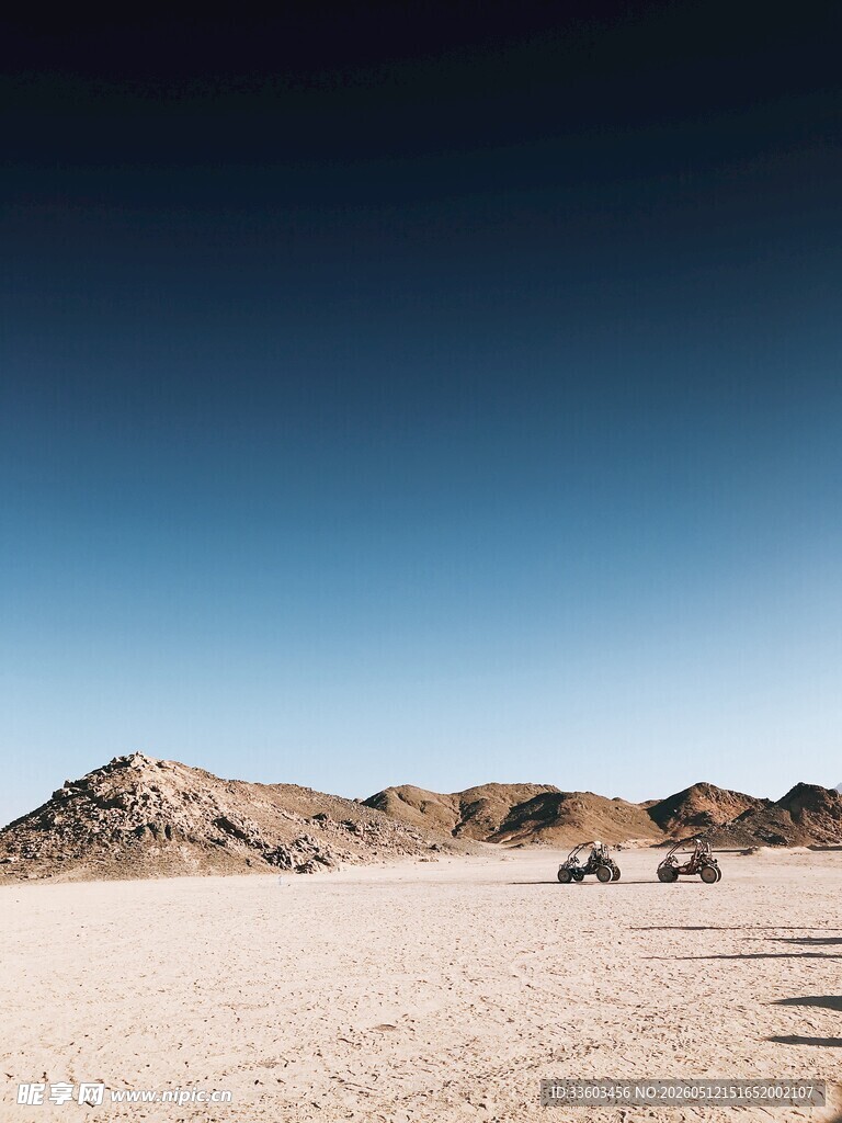 广袤沙漠景观