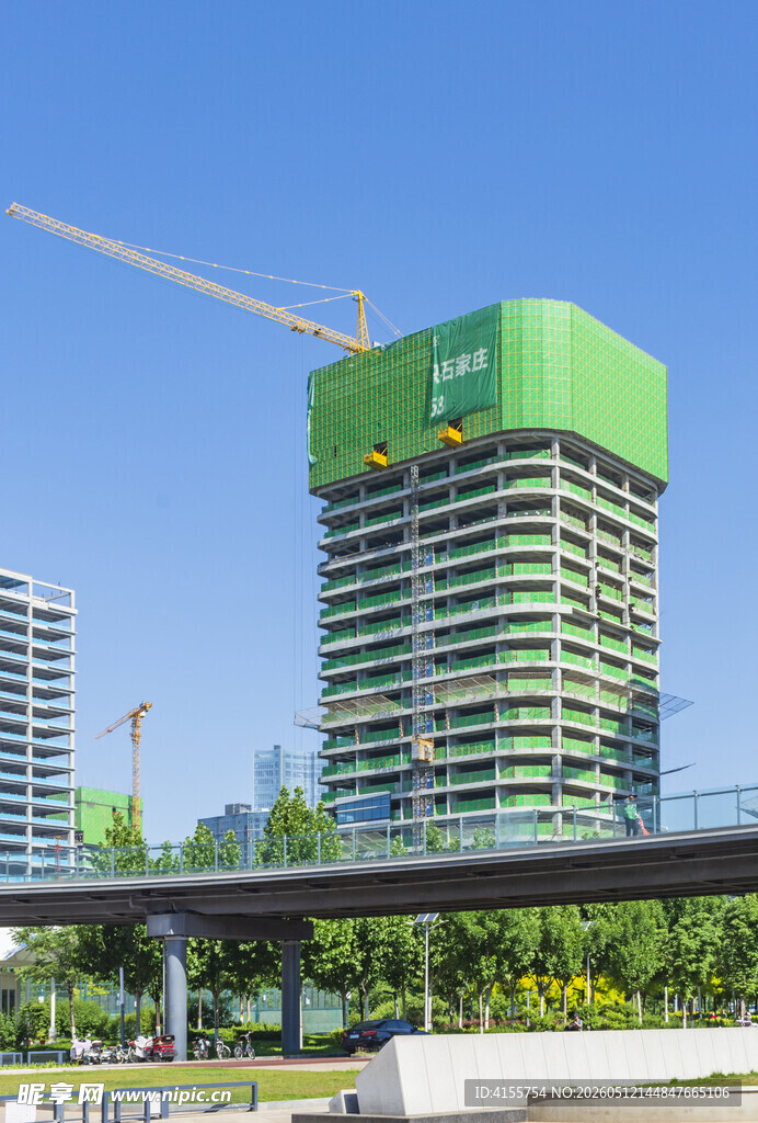 在建高楼与城市景观