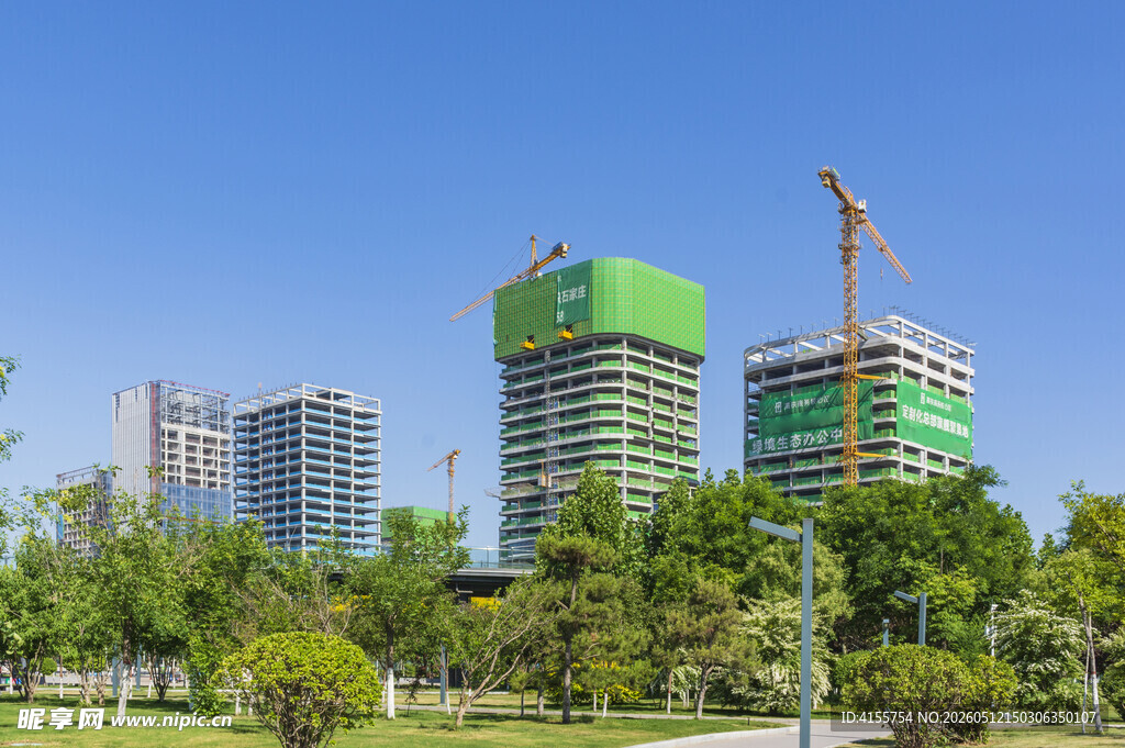 城市在建高楼景观