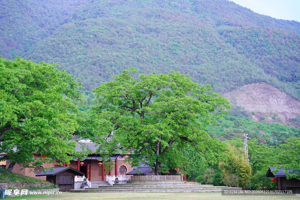 漾濞云上村庄
