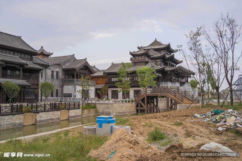 中式古建筑施工现场