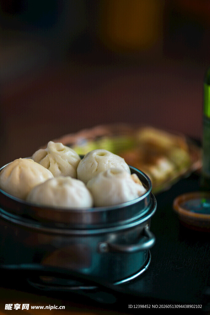 蒸笼里的美味包子