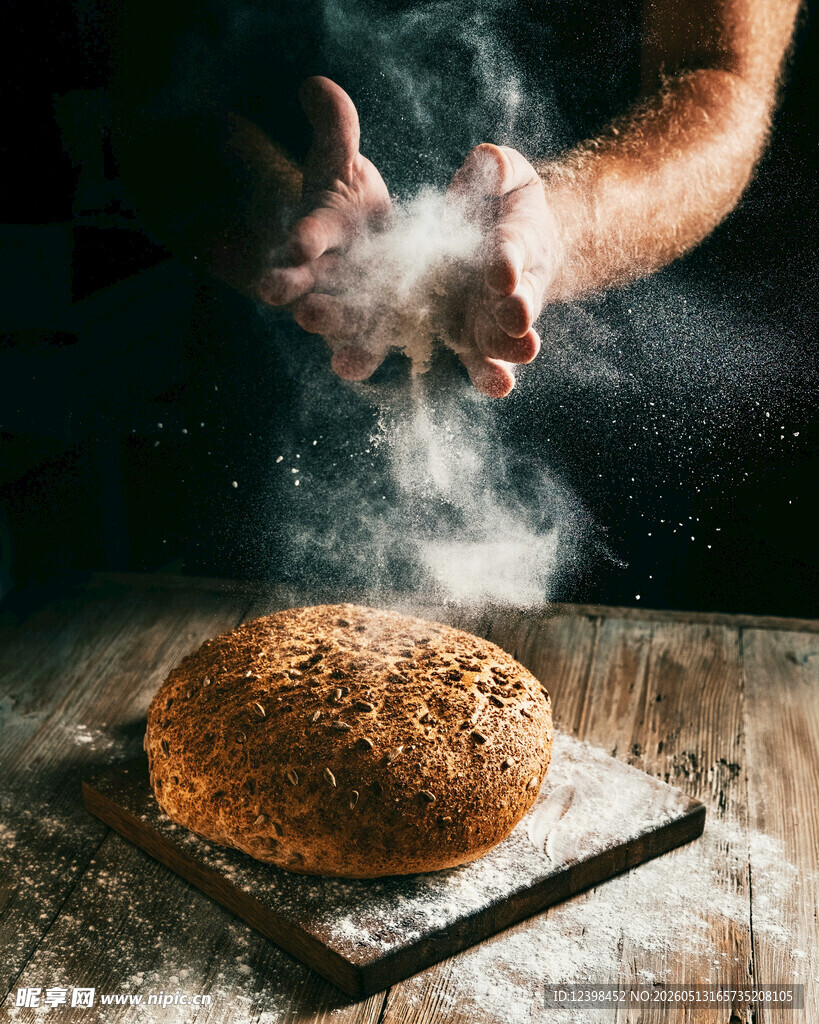 手工制作面包的精彩瞬间