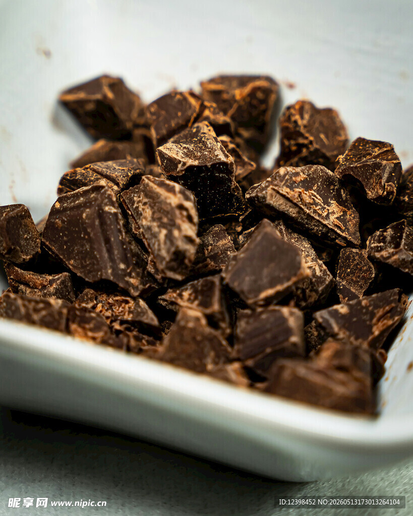 碗中美味巧克力碎块