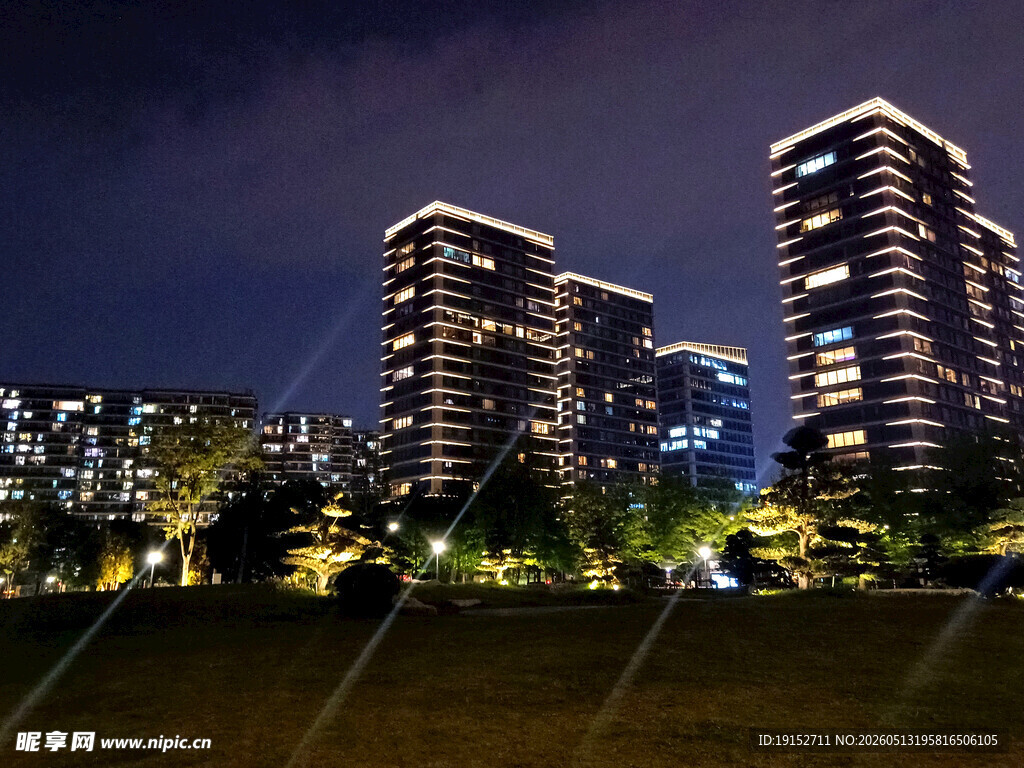 小区夜景