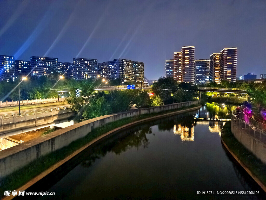 小区夜景