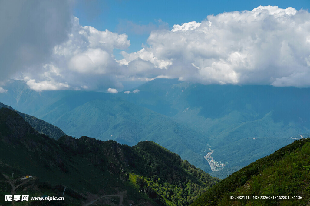 山间云海美景
