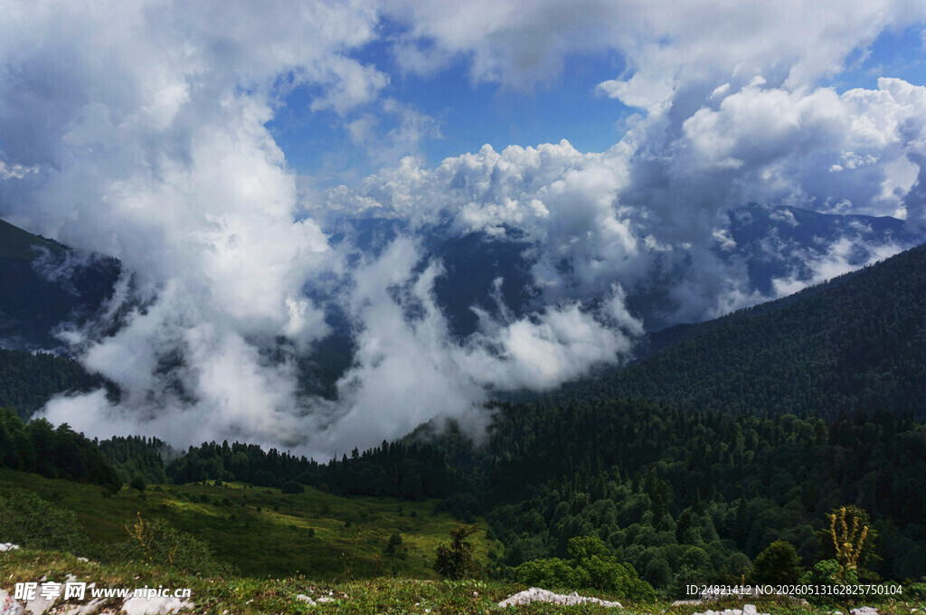 山间云海美景