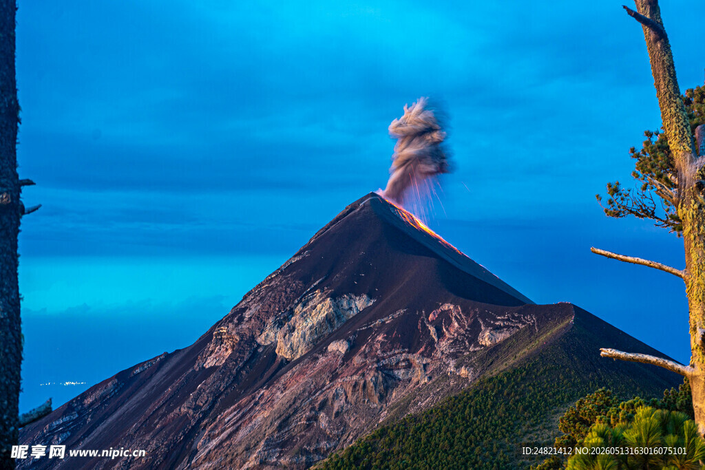 壮丽火山景观