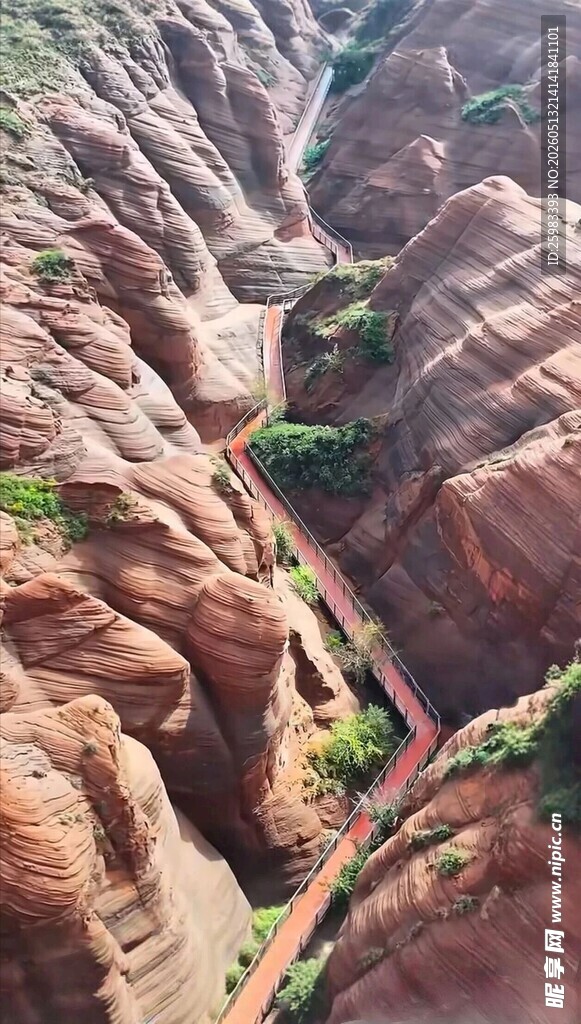 峡谷栈道