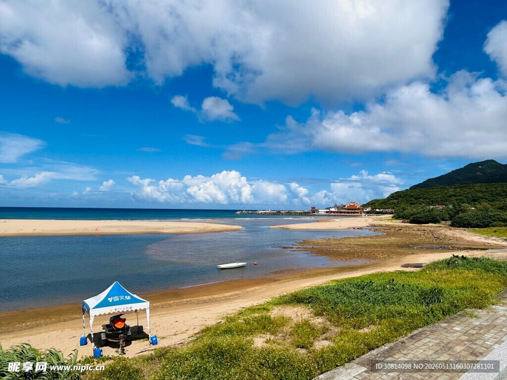 海边露营美景