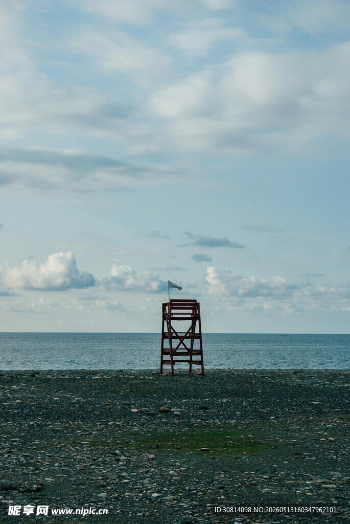 海边孤独瞭望塔