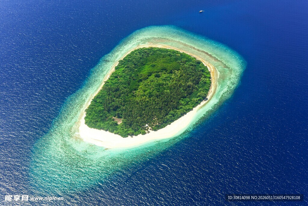 美丽海上绿岛