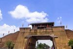 炭河千古情景区古老城门建筑 