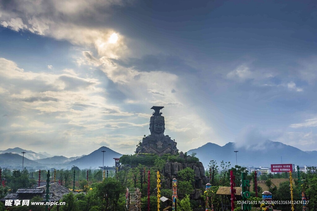 炭河千古情景区大门外景
