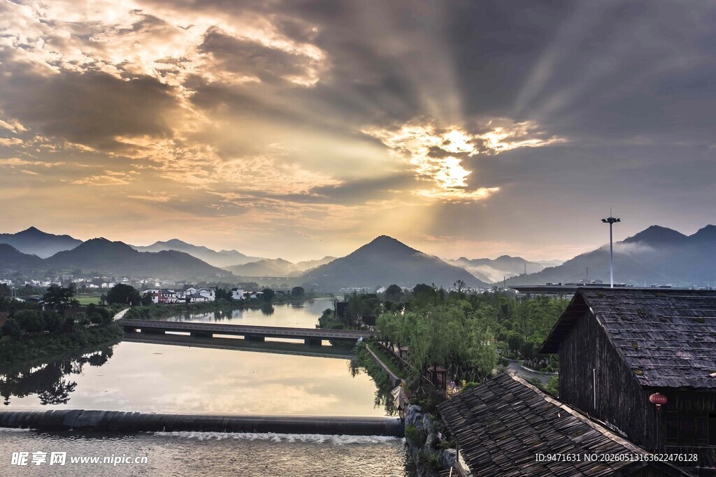 炭河千古情河畔日落美景