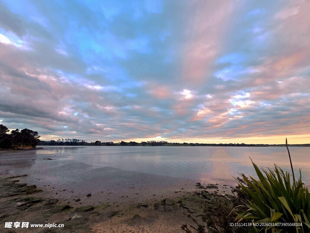 海滨绚丽晚霞美景