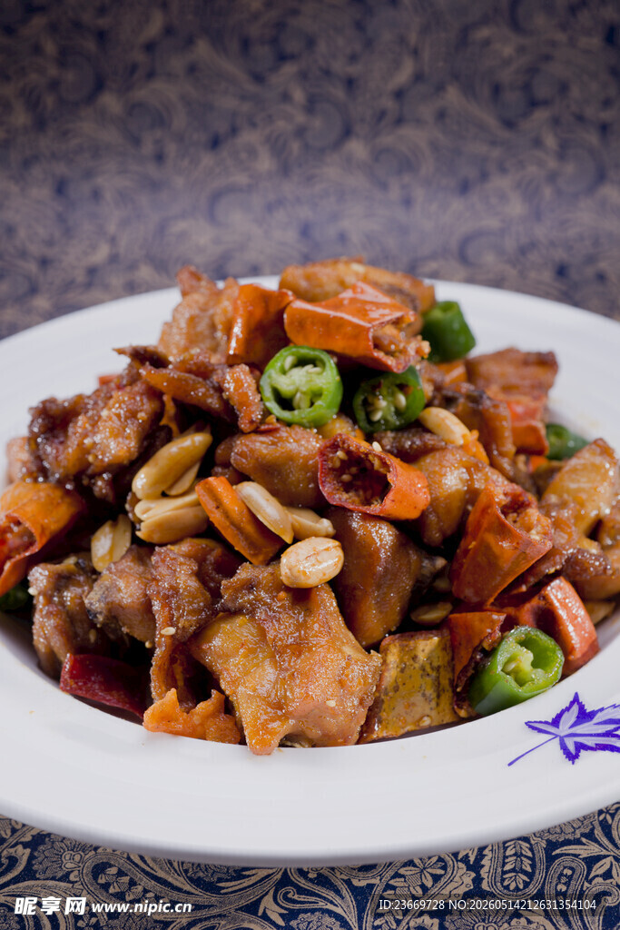 美味香辣炒鸡块