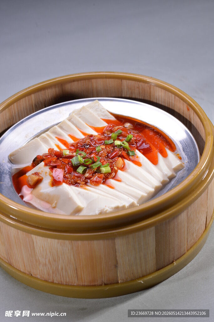 竹制蒸笼里的美味豆腐脑