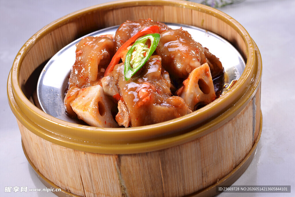笼蒸猪蹄
