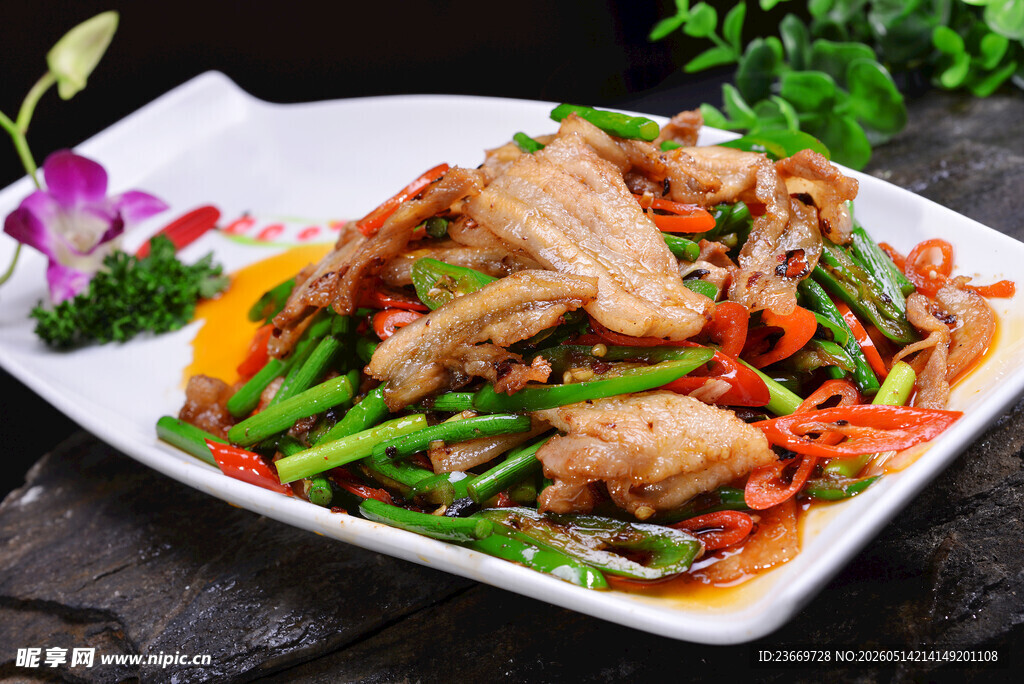 青椒炒肉片美味诱人
