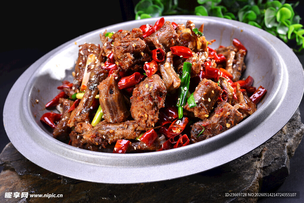 香辣美味炒兔肉