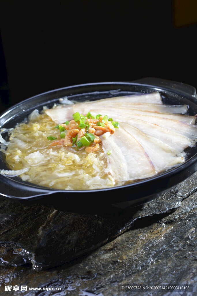 美味酸菜白肉煲