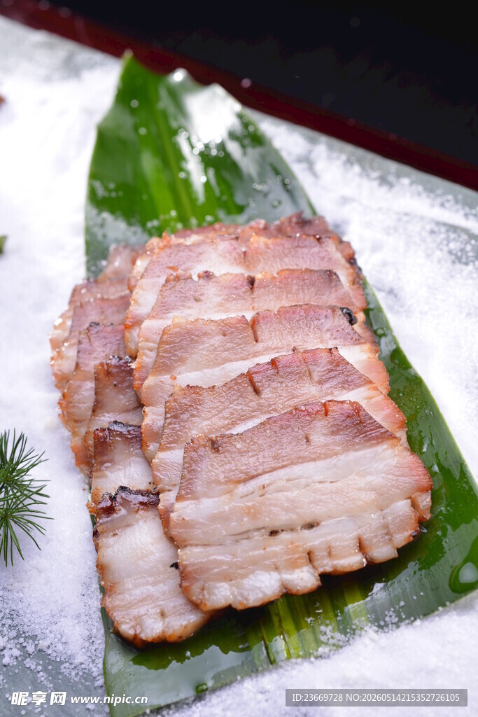 冰鲜五花肉切片展示
