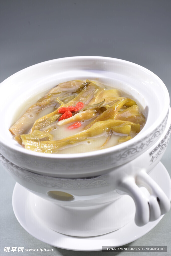 滋补菌汤砂锅煲