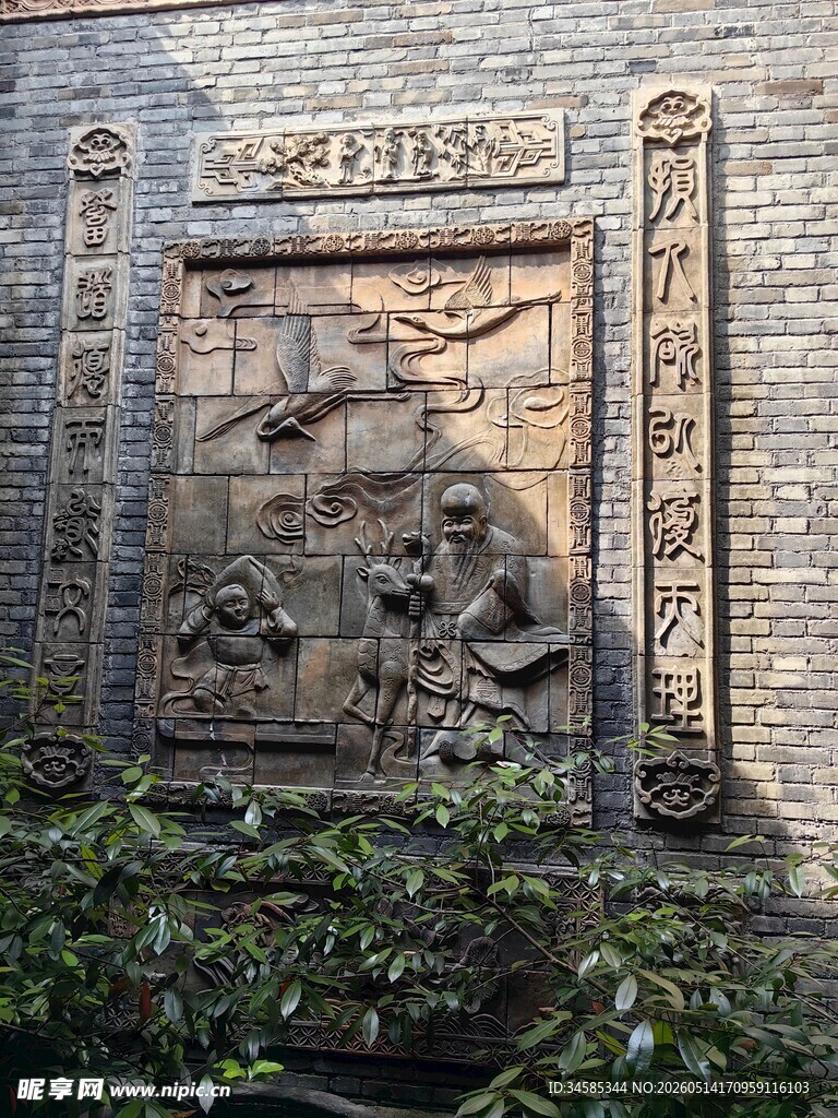 砖墙上的精美浮雕艺术