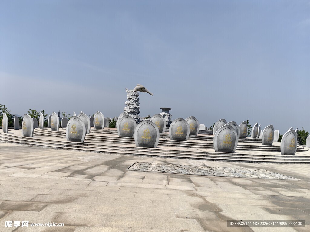 古代石像群景观
