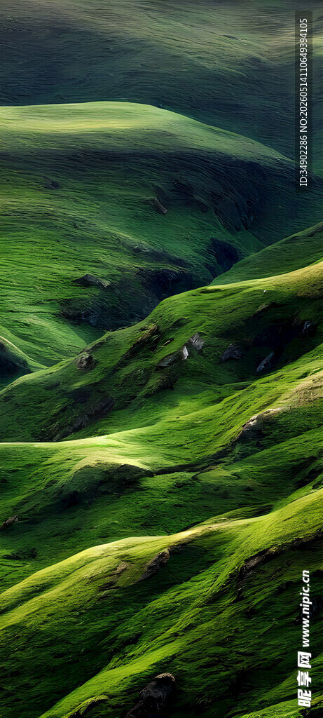 翠绿山峦美景