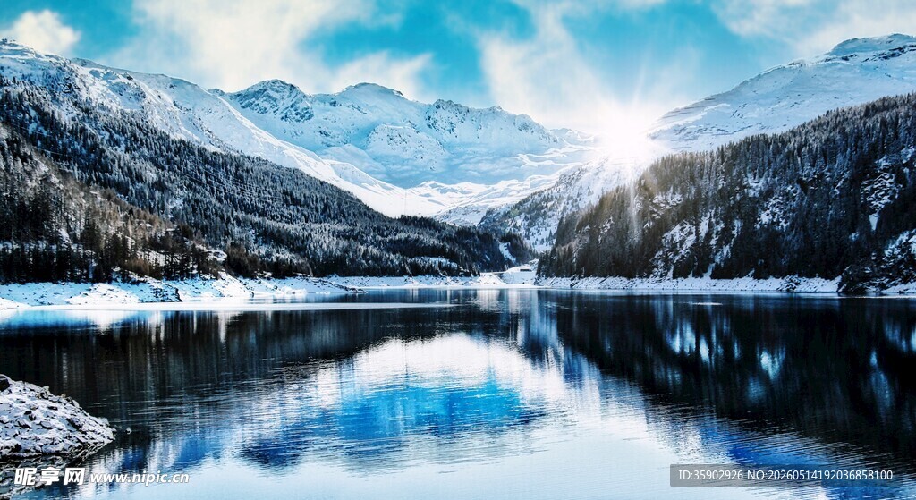 宁静雪山湖泊美丽风光