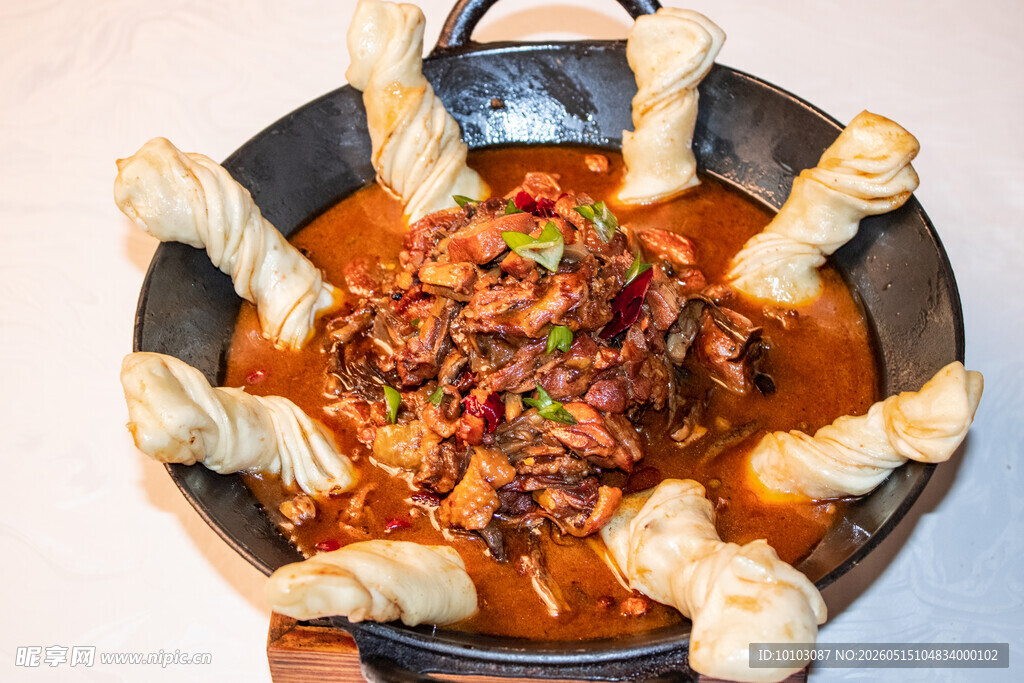 美味地锅鸡