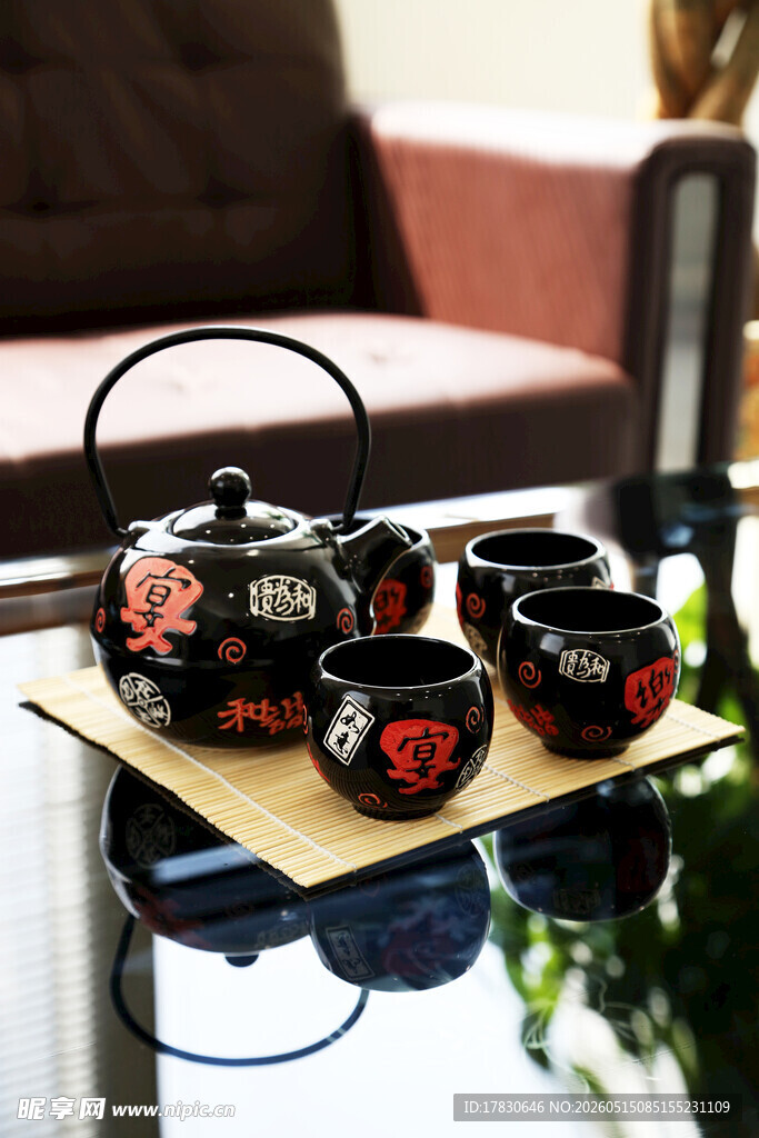 中式精美茶具套装展示