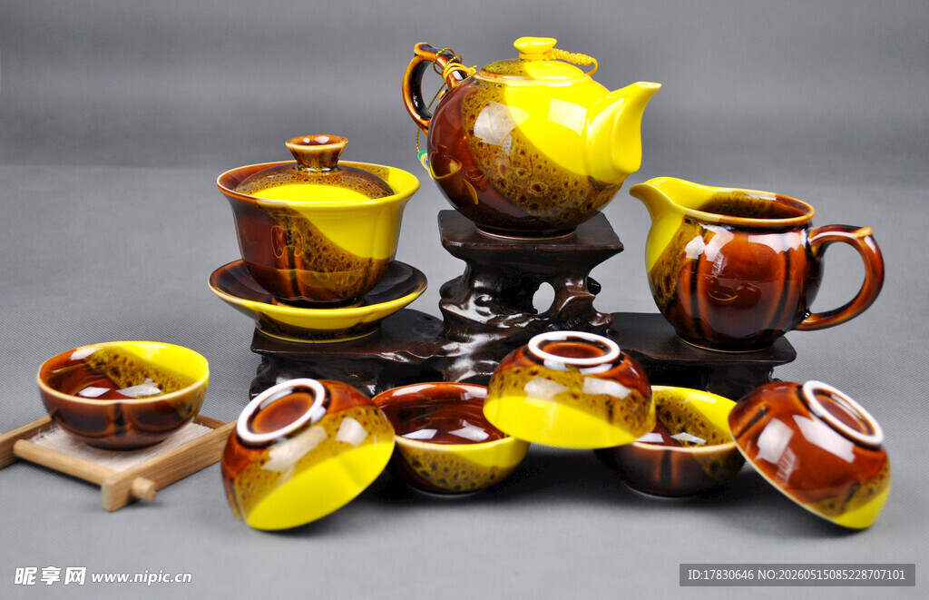 精美多彩茶具展示