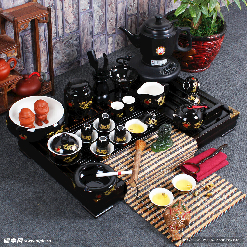 中式茶具组合尽显雅致