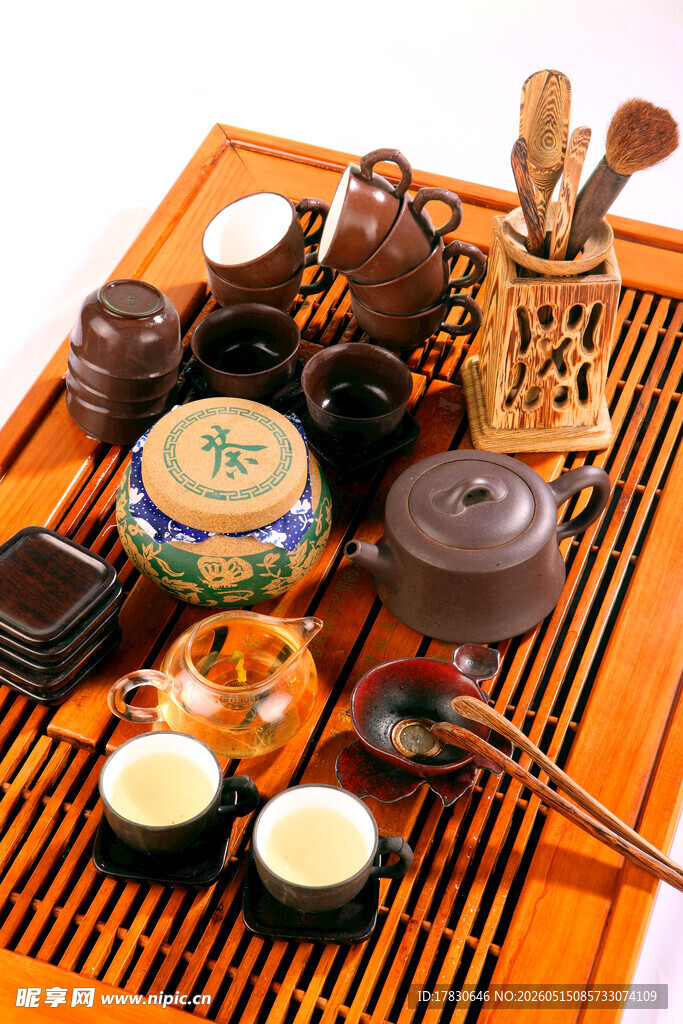 中式茶具组合尽显雅致