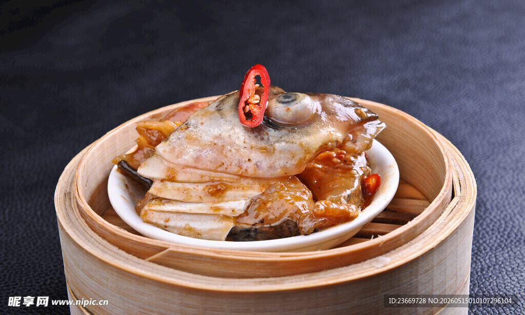 蒸笼里的美味蒸鱼