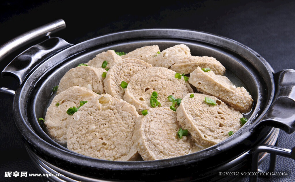 锅中美味豆腐饼