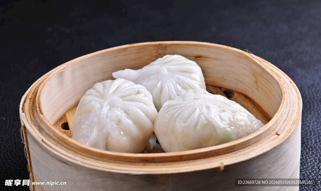 竹笼里的美味鲜肉小笼包