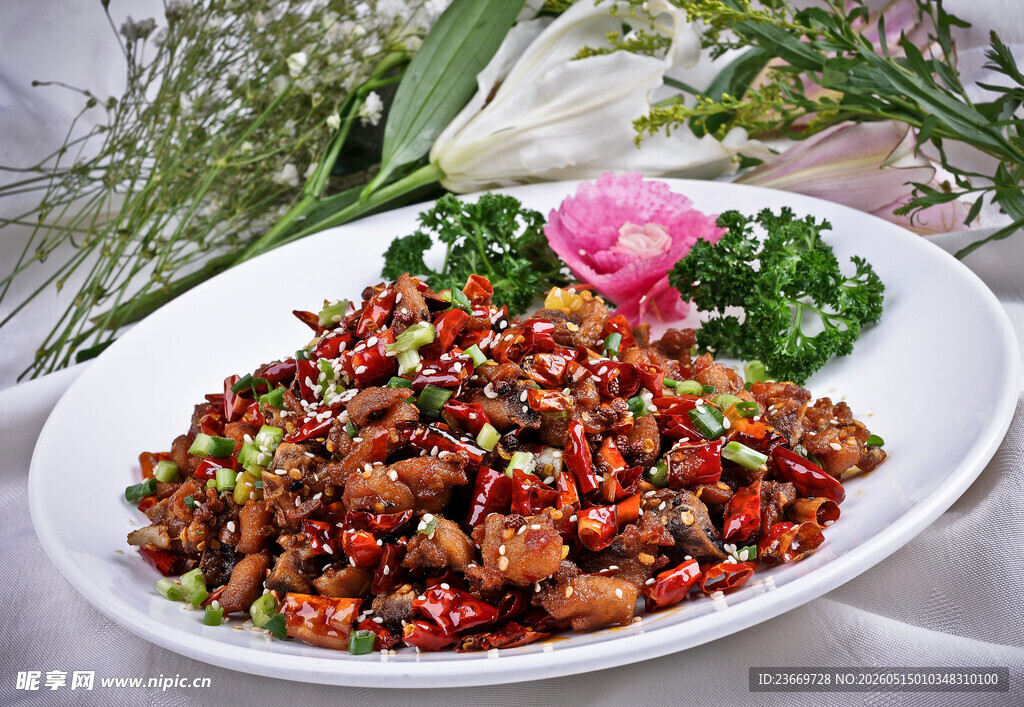 香辣美味的特色炒兔肉