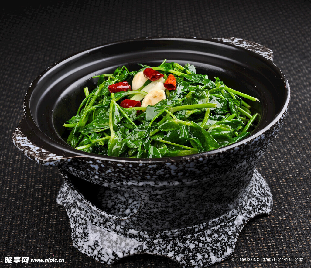 砂锅鲜嫩青菜